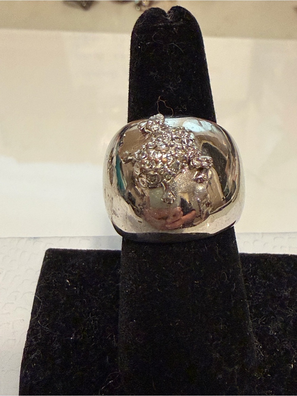 Vintage contemporary wide band ring with sculpted frog